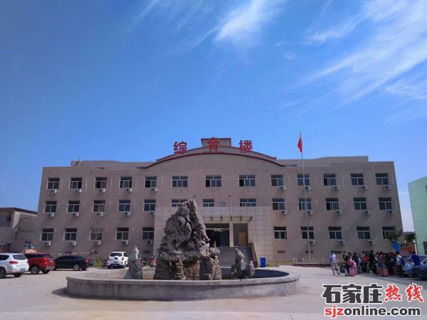 保定華中高級技工學校校園環(huán)境